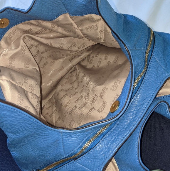 Blue MK purse - Picture 4 of 8